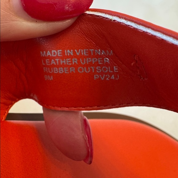 NWOT! Michael Kors Carson Horsebit T Strap Leather Sandals, sz 9 - Picture 5 of 6